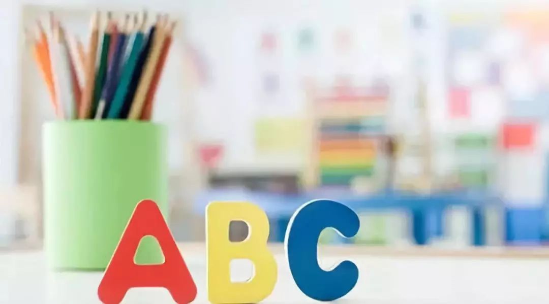 旅行用英语翻译：轻松解决语言障碍，让跨国旅行更从容自信